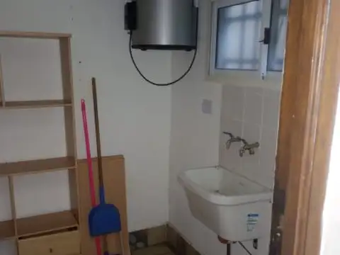 ALQUILER 3 ambientes  PH TIPO CASA FLORES Planta baja con patio