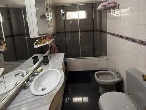 Departamento 4 ambientes con 2 baños