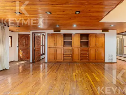 Casa 10 ambientes con 5 baños