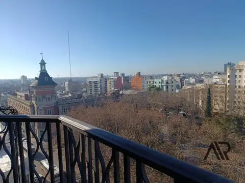 Venta Apartamento 7 Dormitorios y 3 Baños en Cordón