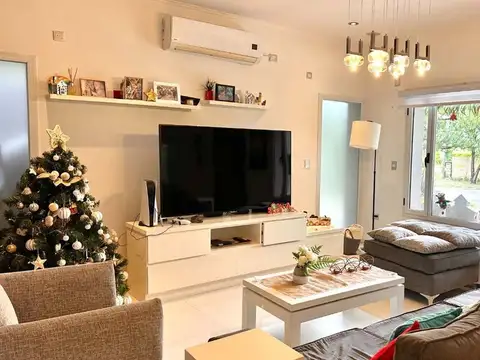 Casa 3 ambientes con 2 baños