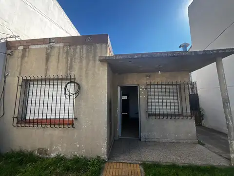 Depósito en Munro-Este