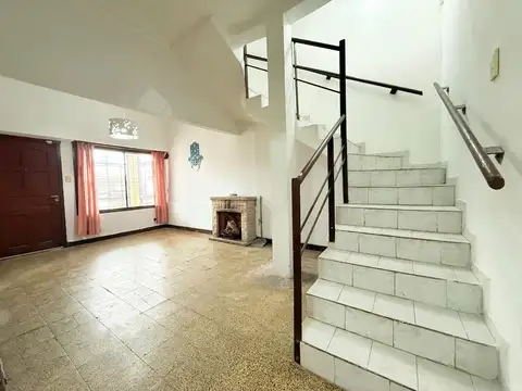 Depto Tipo Casa en Alquiler de 4 ambientes