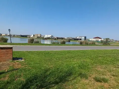 Venta Lote con vista a la Laguna B ° San Sebastian Area 11