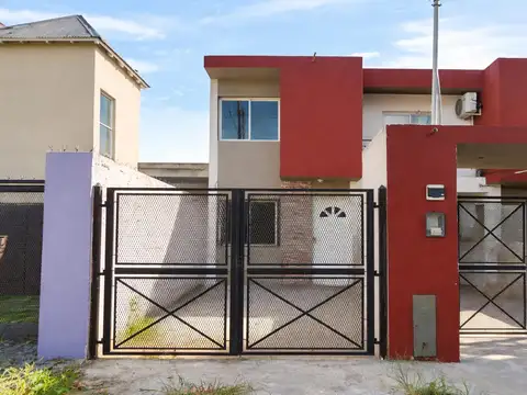 Depto Tipo Casa en Venta de 4 ambientes