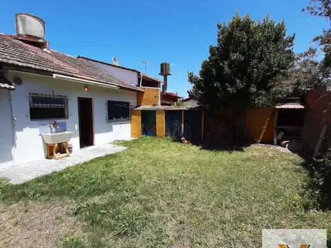 Casa en venta - 3 Dormitorios 2 Baños - 75 mts2 - Santa Clara Del Mar