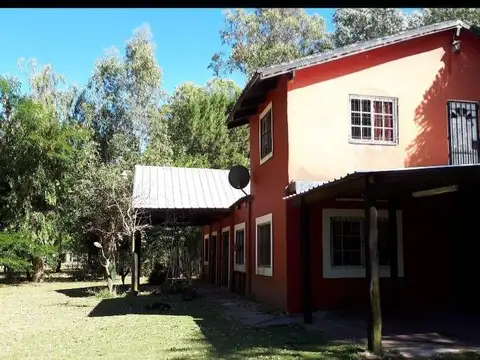 Casa en venta - 2 Dormitorios 3 Baños - Cochera - La Capilla, Florencio Varela