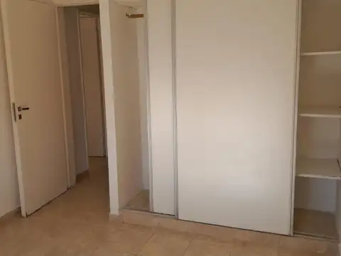 AV. V. SARSFIELD 3000 / DPTO. 2 DOR/  PXMO UNIVERSIDAD