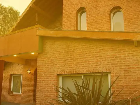 Casa en Venta en El Ombu, USD 325.000