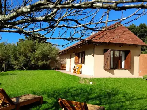 Casa 2 ambientes con 1 baño