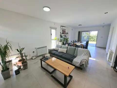 Depto Tipo Casa en Venta de 2 dormitorios