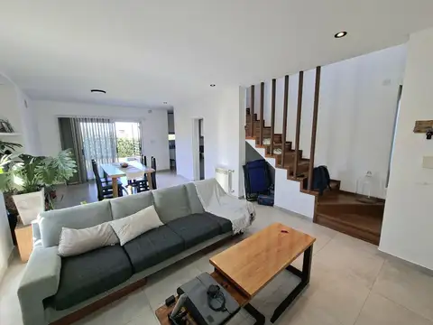 Depto Tipo Casa en Venta de 4 ambientes
