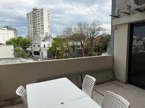 VENTA PISO  UNICO EN CABEZON 2488 Y ARTIGAS EN VILLA PUEYRREDON- APTO VIVIENDA-P