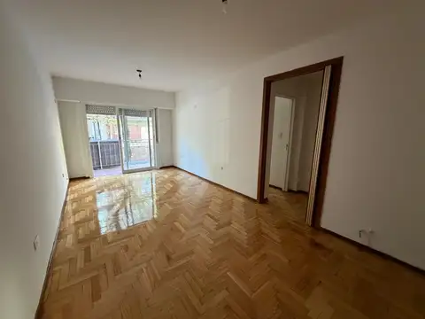 Espectacular 3 Ambientes al frente con balcon.Todo a nuevo