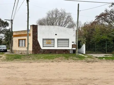 Casa 3 ambientes con 1 baño