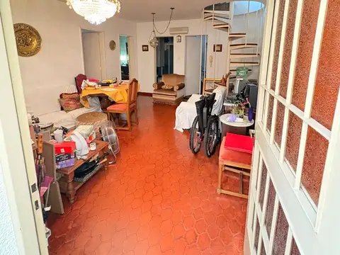 Depto Tipo Casa en Venta en Villa del Parque, USD 130.000