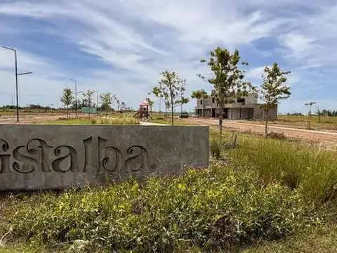 EN VENTA - LOTE EN BARRIO ABIERTO VISTALBA - RICARDONE