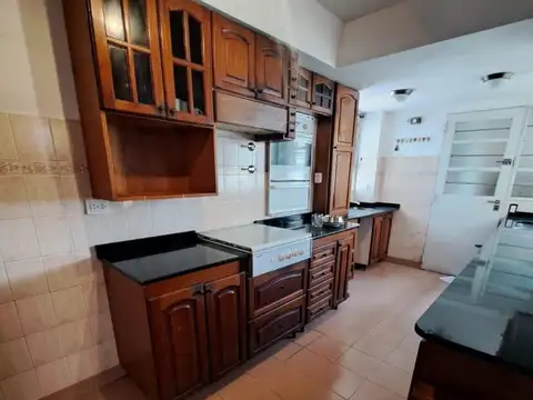 Departamento 4 ambientes con 2 baños