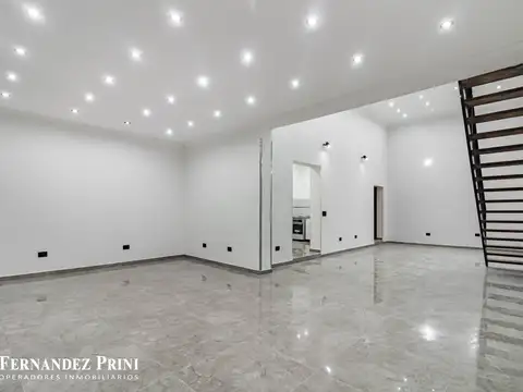 Local en Alquiler Via Púb.