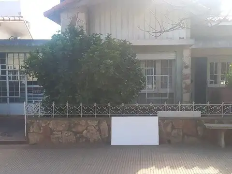 VENTA CASA MORTEROS CENTRO A REFACCIONAR