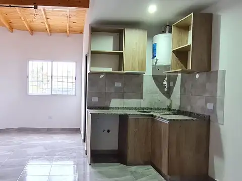 Depto Tipo Casa en Alquiler de 2 ambientes
