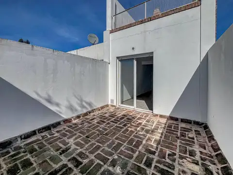 VENTA - DEPARTAMENTO TIPO DUPLEX 1 DORMITORIO CON DOBLE TERRAZA - LA SEXTA