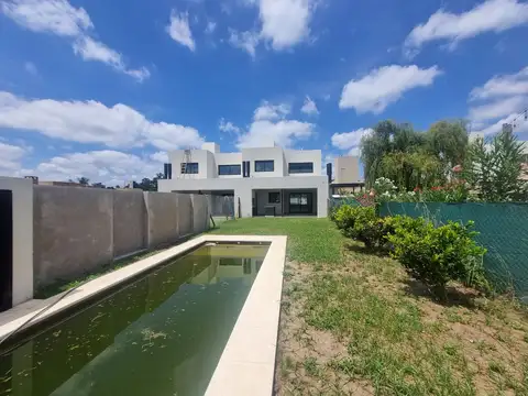 Casa 5 ambientes con 2 baños