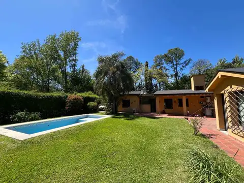 VENTA CASA QUINTA 4 AMBIENTES EN FRANCISCO ALVAREZ