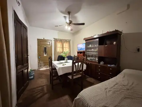 VENTA CASA AL FRENTE (EN PH) BARRIO ABASTO