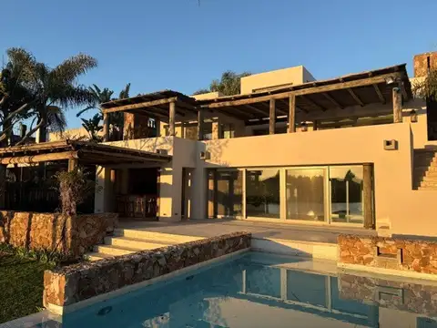 Casa en Venta en Santa Barbara, USD 1.890.000