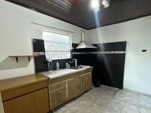 Casa 3 ambientes con 1 baño
