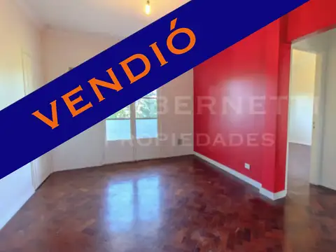 Departamento 3 Ambientes - Tercer Piso - Amplio y Luminoso - Barrio. Gral. San Martín -