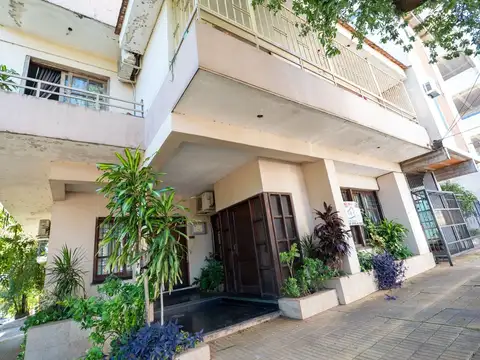 casa a la venta de 5 dormitorios - Villa Sarita Posadas.