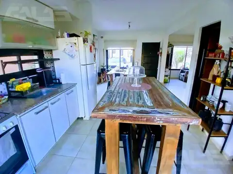 Casa impecable en Haras Facundo, Parque Leloir: 3 dorm, pileta, parrilla y seguridad 24 hs