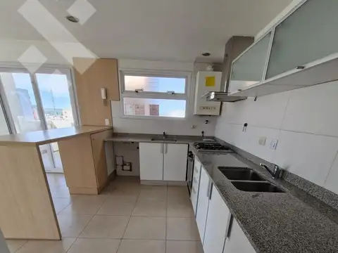 Departamento en Alquiler con 2 cocheras