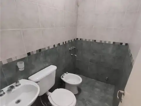 Departamento en Alquiler en Villa Centenario, $ 350.000