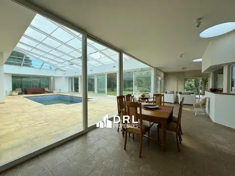 Casa en Venta con 4 cocheras