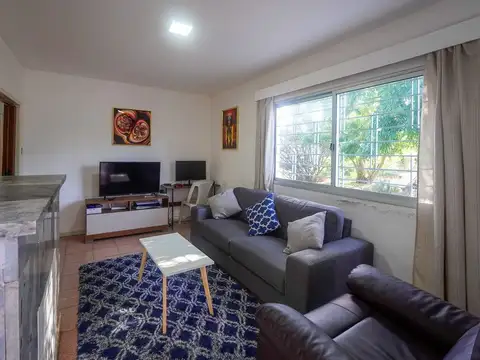 Casa 7 ambientes con 1 baño