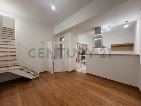 PH EN VENTA SANTA RITA 3 AMBIENTES CON PATIO SIN EXPENSAS REMODELADO A NUEVO