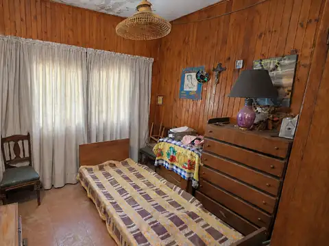 Casa 8 ambientes con 3 baños