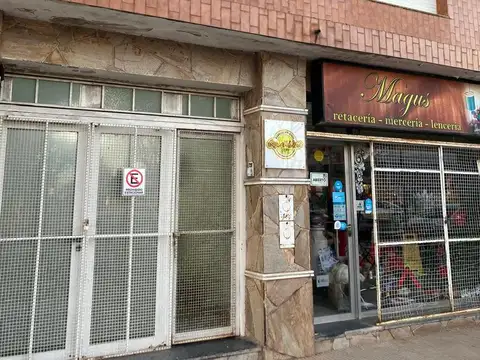 Casa en  ROLDAN, CENTRO CON LOCAL COMERCIAL!