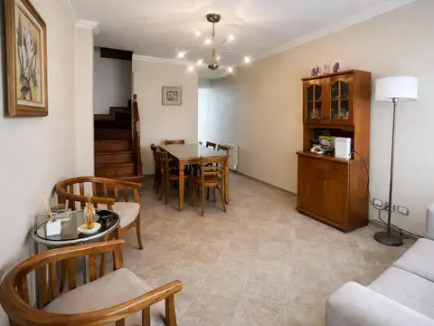 Venta- Triplex de 3 ambientes en Haedo - acepta permuta- apto credito