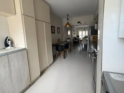 Depto. 3 ambientes con cochera perla