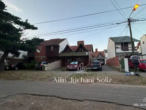 Amplio Dúplex de 4 Ambientes en La Lucila del Mar con todos los Servicios