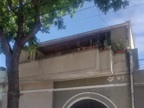 CASA LOTE  PROPIO EN LINIERS 