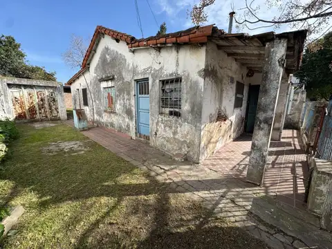 VENTA CASA A REFACC 220M2 LOTE VILLA TESEI - MORON