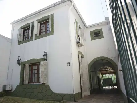 Presidente Perón entre San Martín y Alem 400