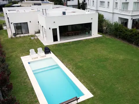 Casa en Venta en Haras Santa María, USD 360.000