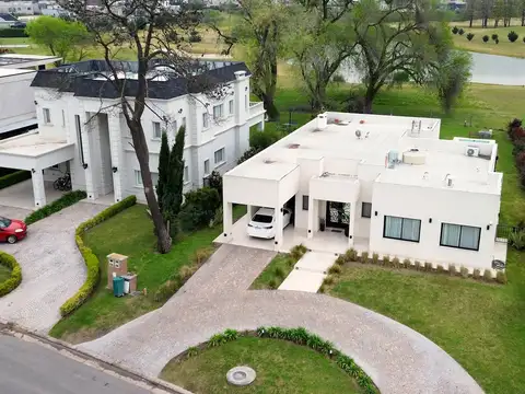 Casa 4 ambientes con 3 baños