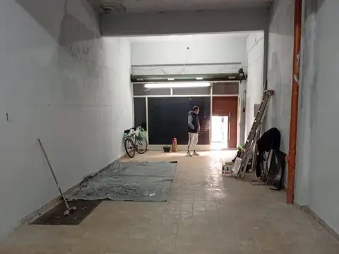 ALQUILER LOCAL EN EL CENTRO COMERCIAL DE LINIER 250 M2